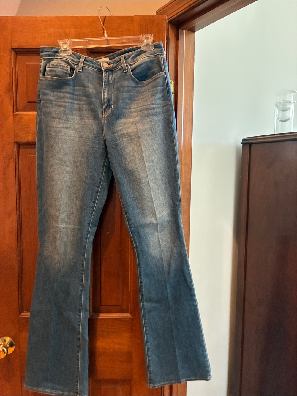 L’agence flare Jean size 31 faded wash with front “press” mark